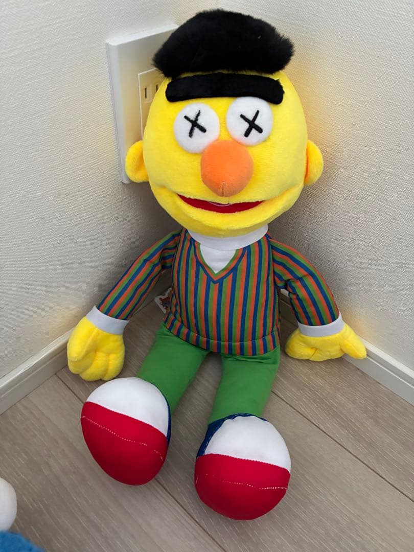 セサミストリート Kaws 風BTS V JK