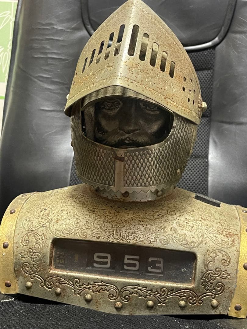 ニッカウィスキー の西洋騎士（甲冑）ラジオ兼時計ディスプレイ用 ジャンク品