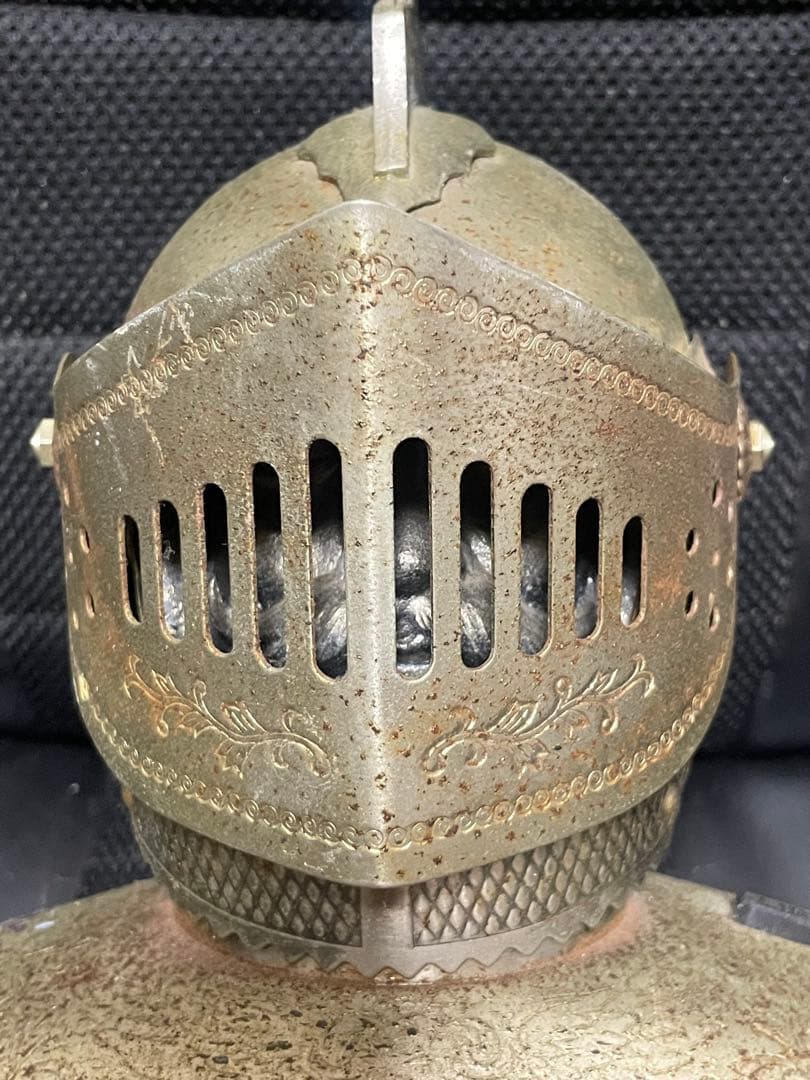 ニッカウィスキー の西洋騎士（甲冑）ラジオ兼時計ディスプレイ用 ジャンク品