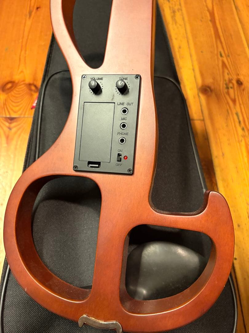 PLAYTECH PSV100BRエレクトリックバイオリン4/4サイズ ブラウン