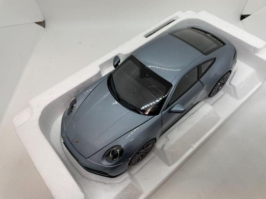304-056 ノレブ 1/18 ポルシェ 911 Carrera 2024