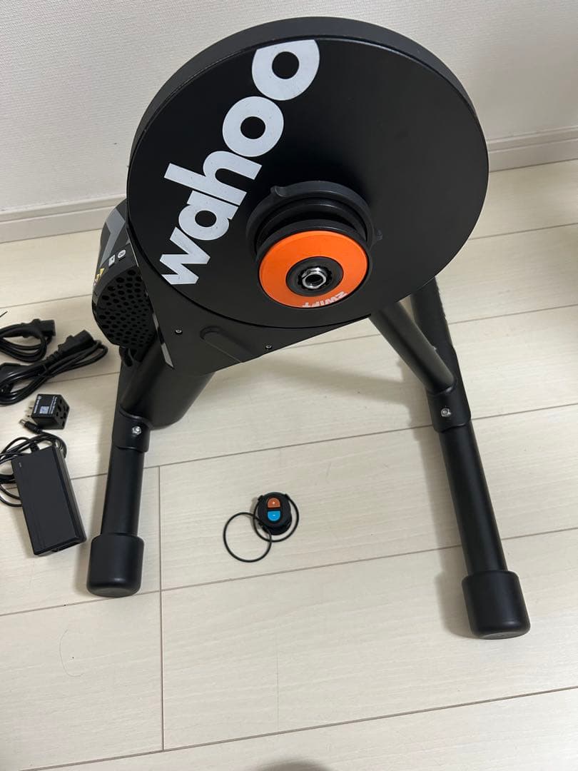 ３月までの出品 Wahoo KICKR CORE ズイフトコグ付き
