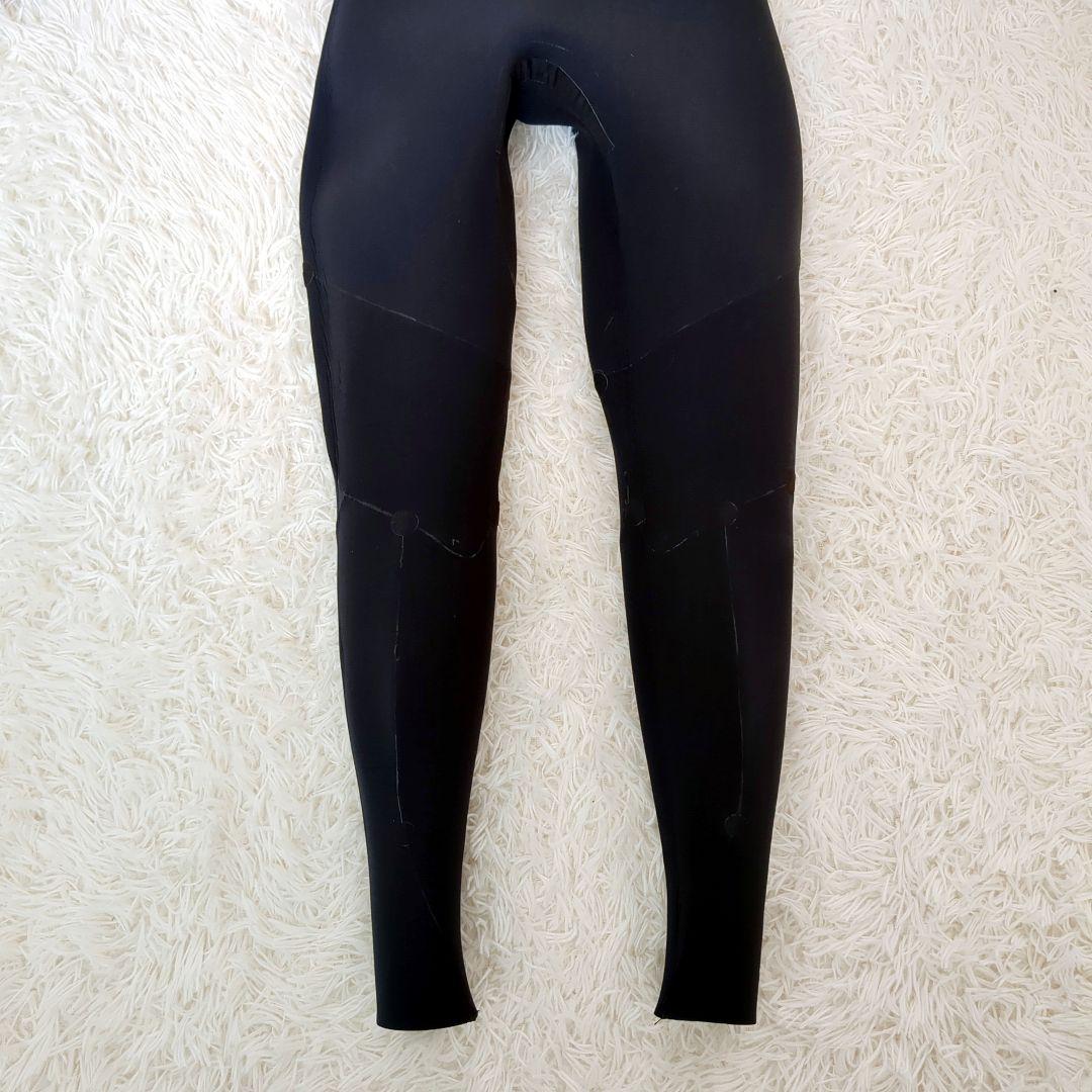 美品✨️BILLABONG レディース フルウェットスーツ L　花柄　紺