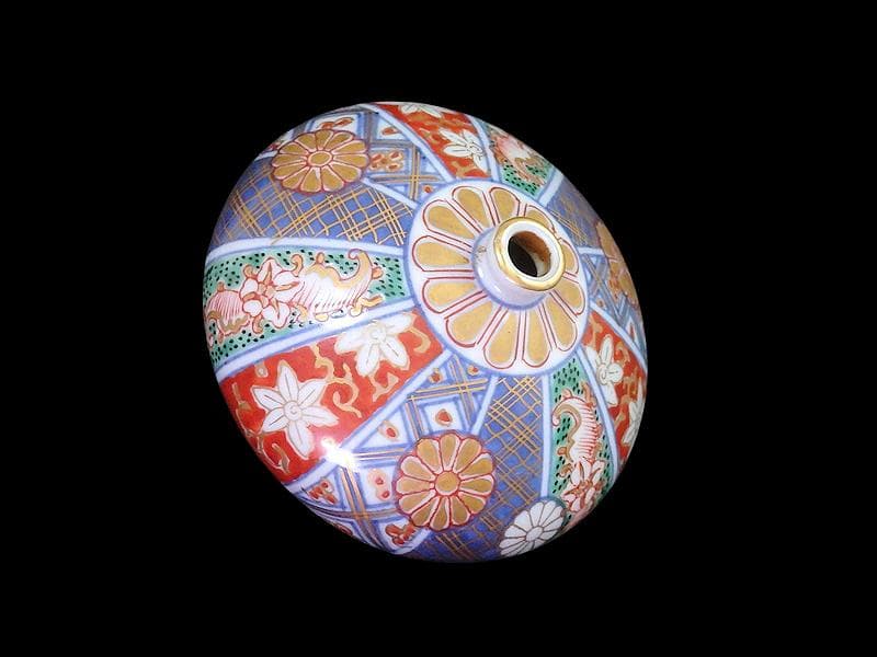大聖寺伊万里　金襴手　割絵　十二葉菊紋に鉄線の図　油壷　N011AS-fbug