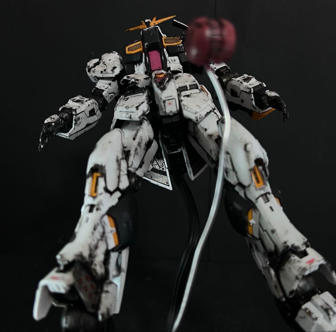 ガンプラ塗装済み完成品　RG νガンダム