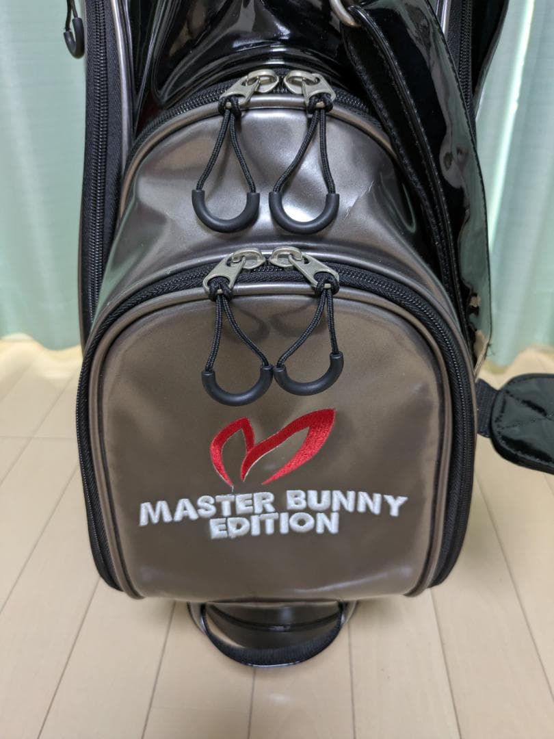 MASTER BUNNY EDITION スタンド式キャディバッグ シルバー