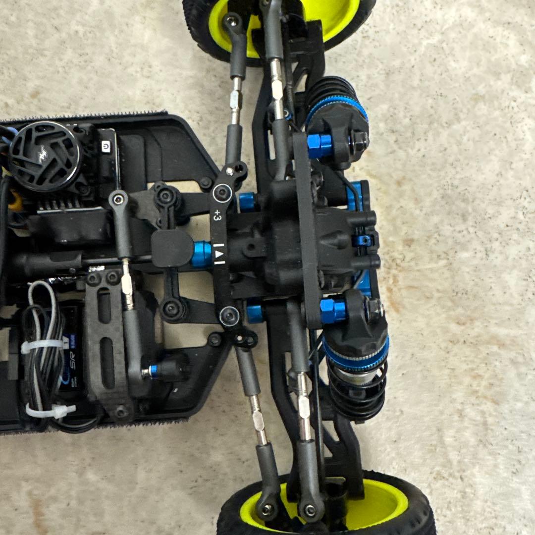 アソシエイテッド RC10 B74.2 CE (組立メカ搭載済み)