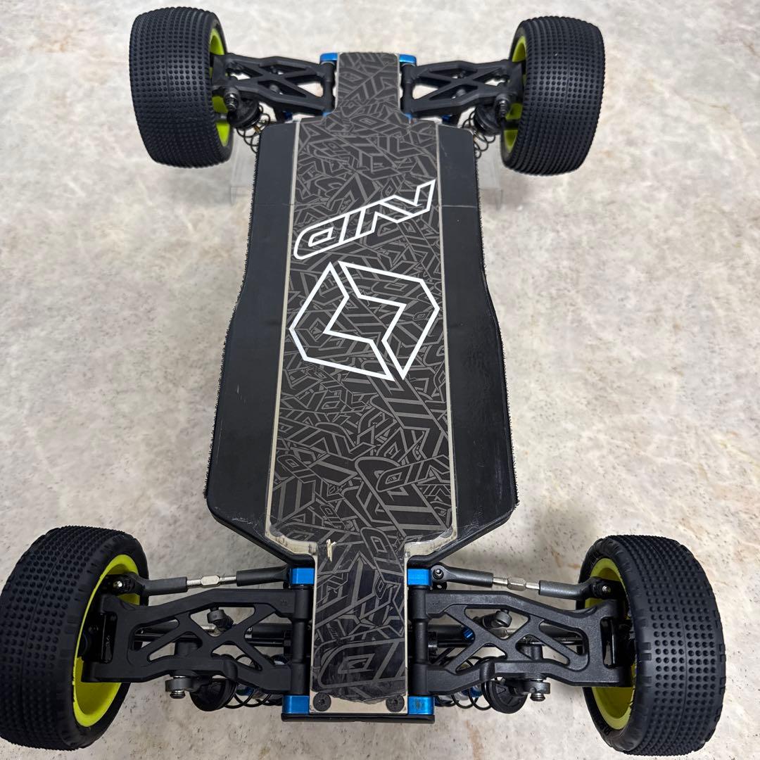 アソシエイテッド RC10 B74.2 CE (組立メカ搭載済み)