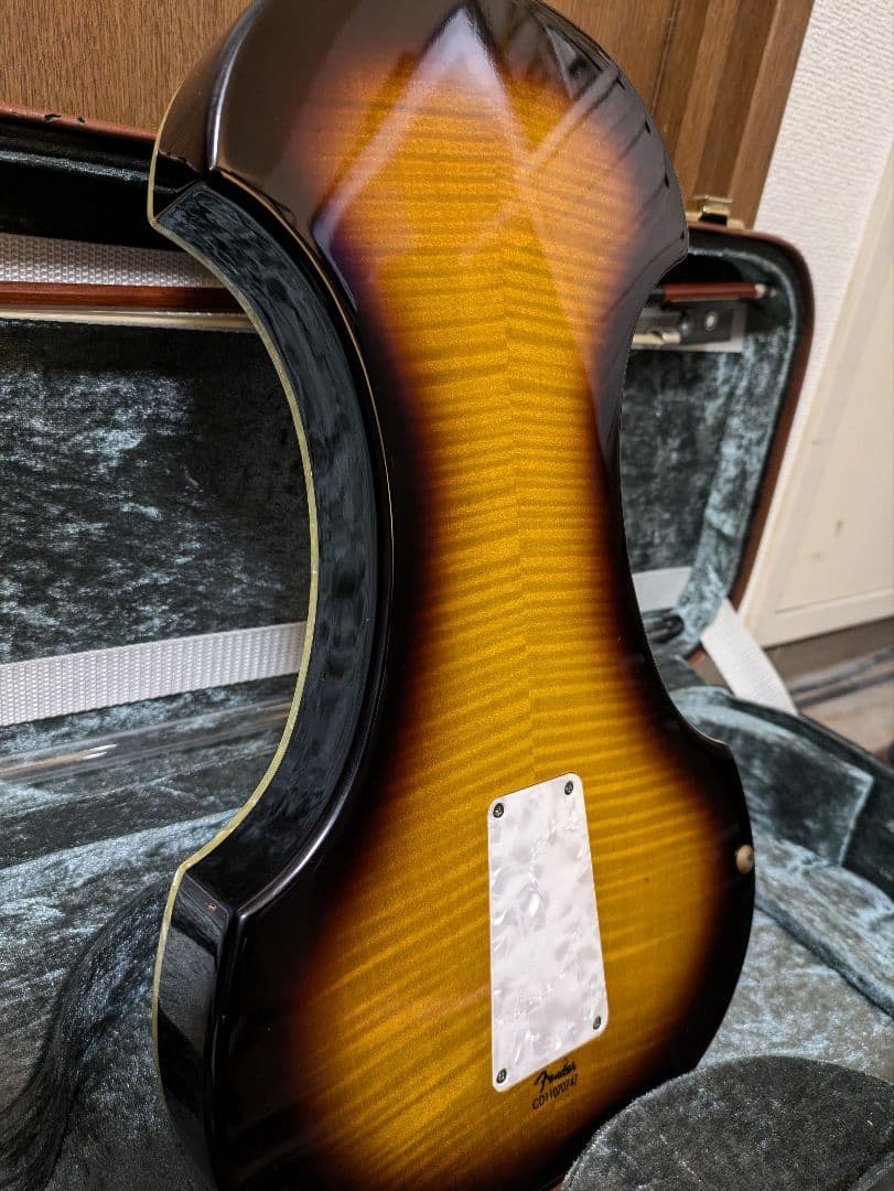 弦楽器 Fender FV-3