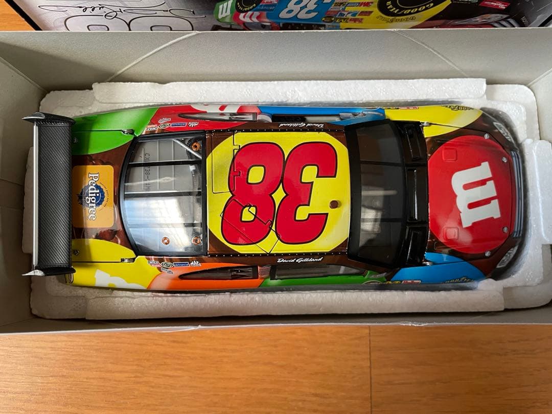 デビッド・ギリランド 38番 M&M's フォード・フュージョン