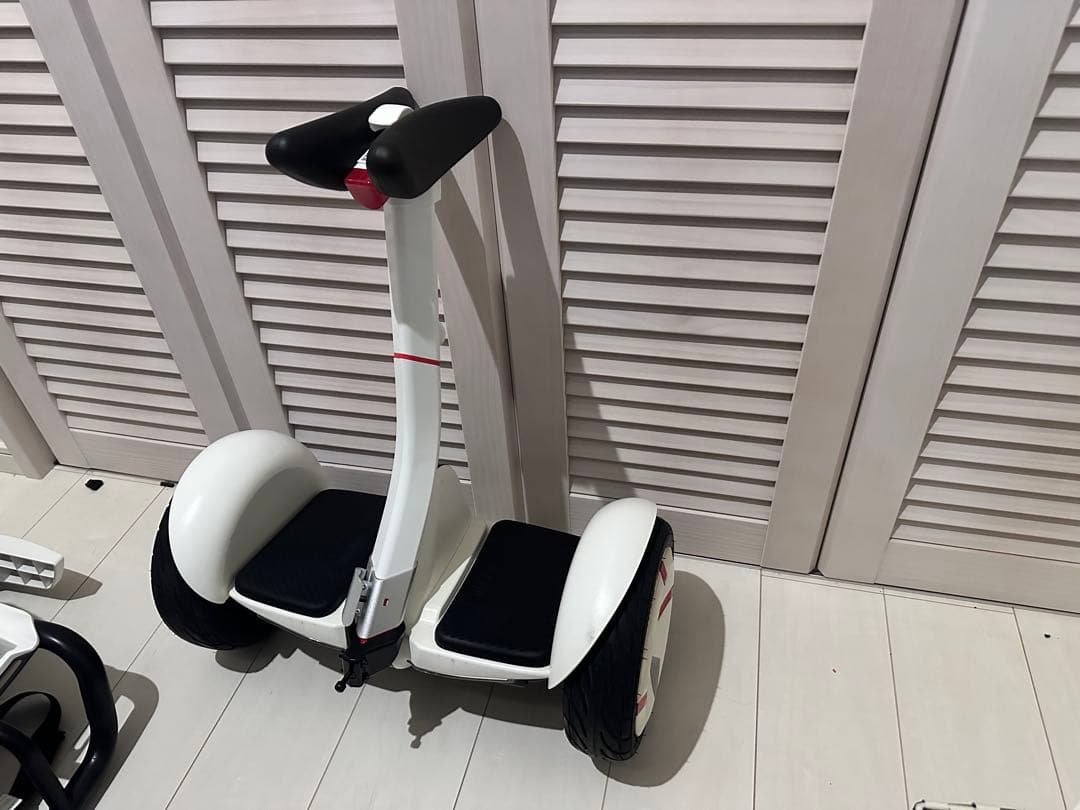 ninebot 電動ゴーカート 、セグウェイ、コンパクト ホワイト、