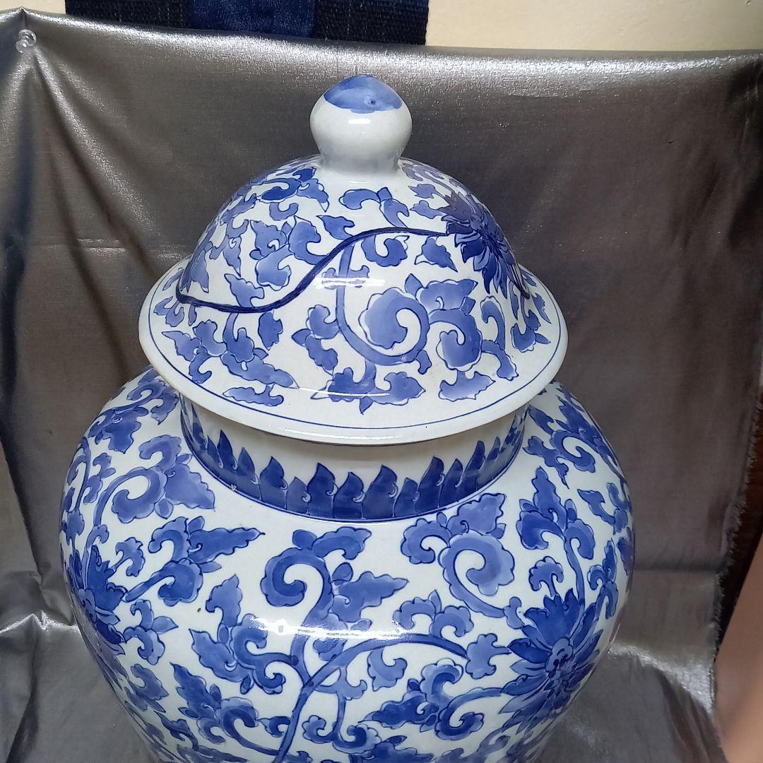 中国青花沈香花瓶