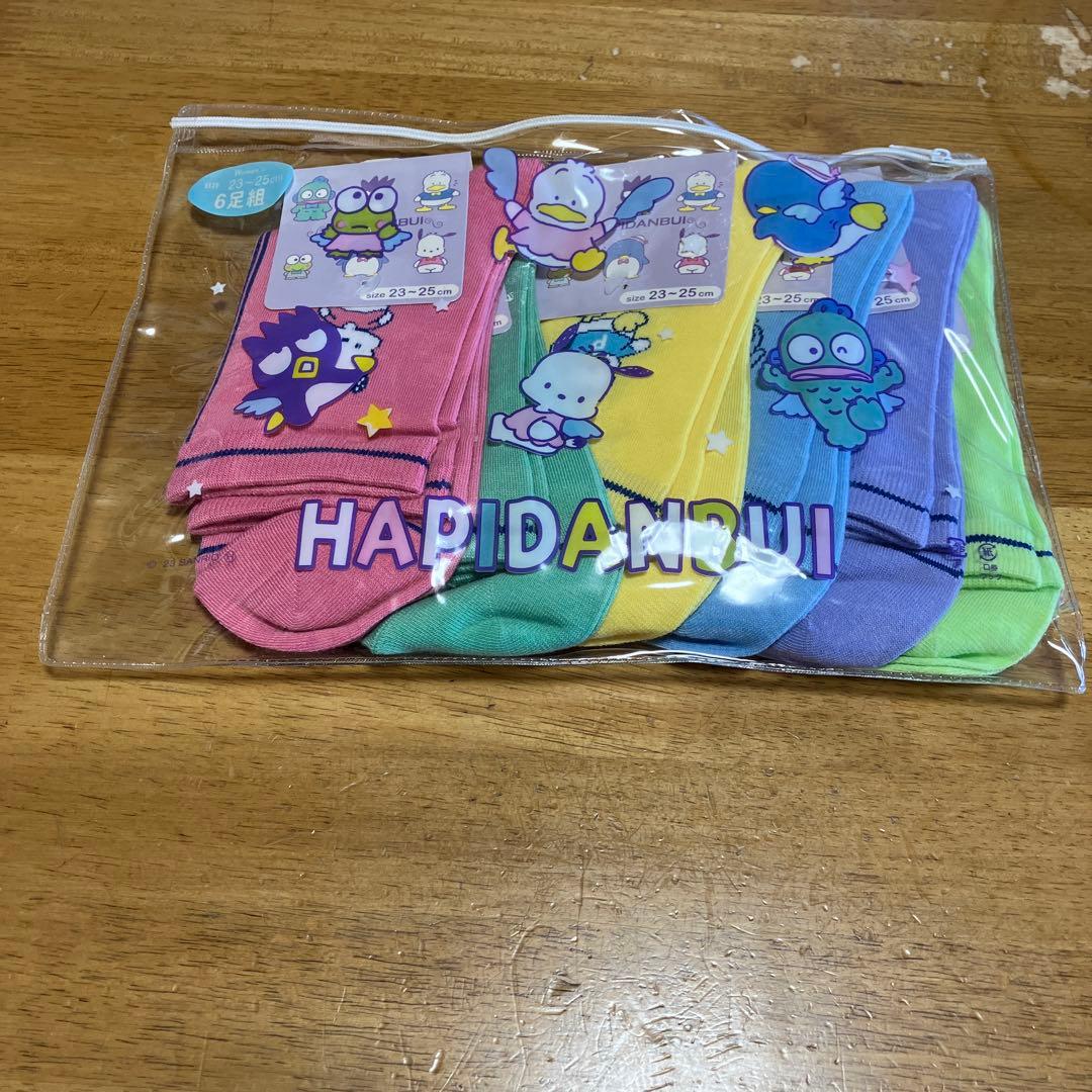 サンリオ　靴下・空き缶セット