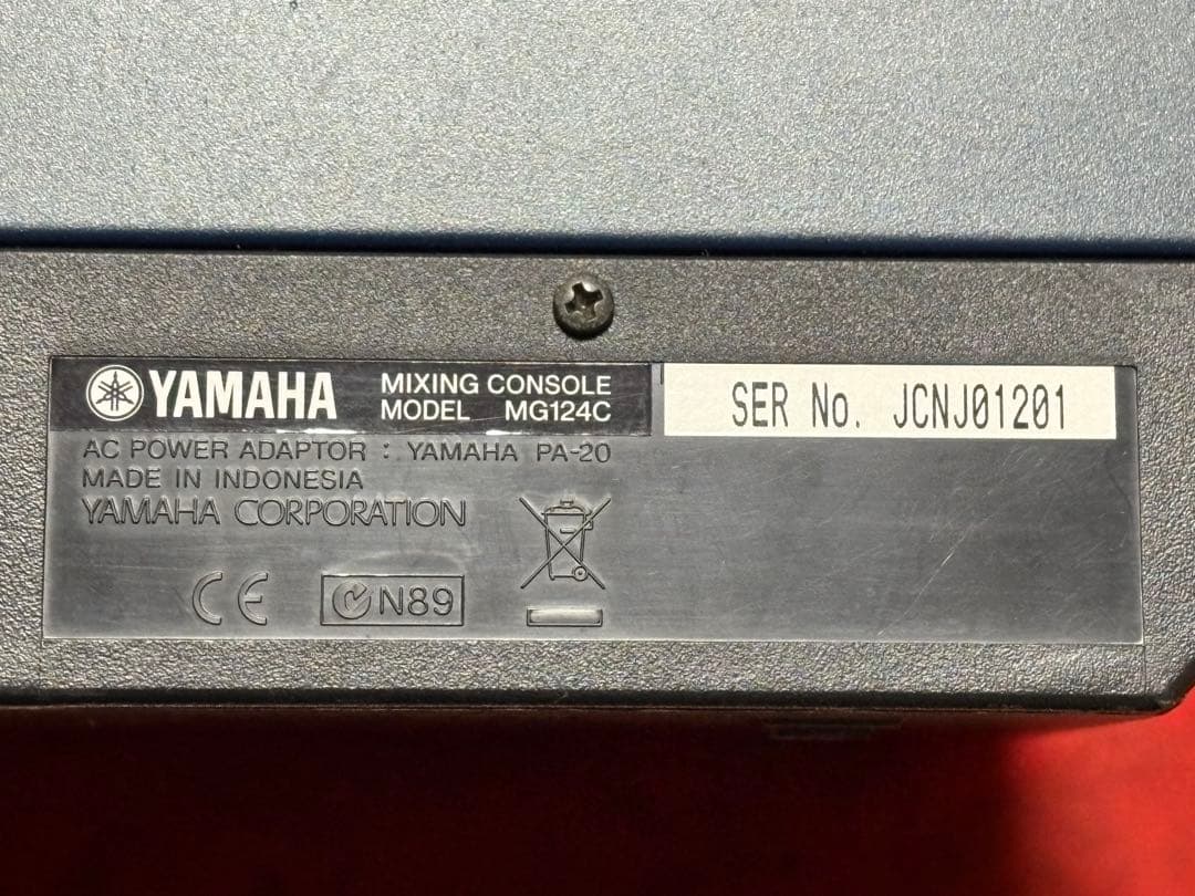 ヤマハ　アナログミキシングコンソールMG124C 訳あり品　1930-01-1