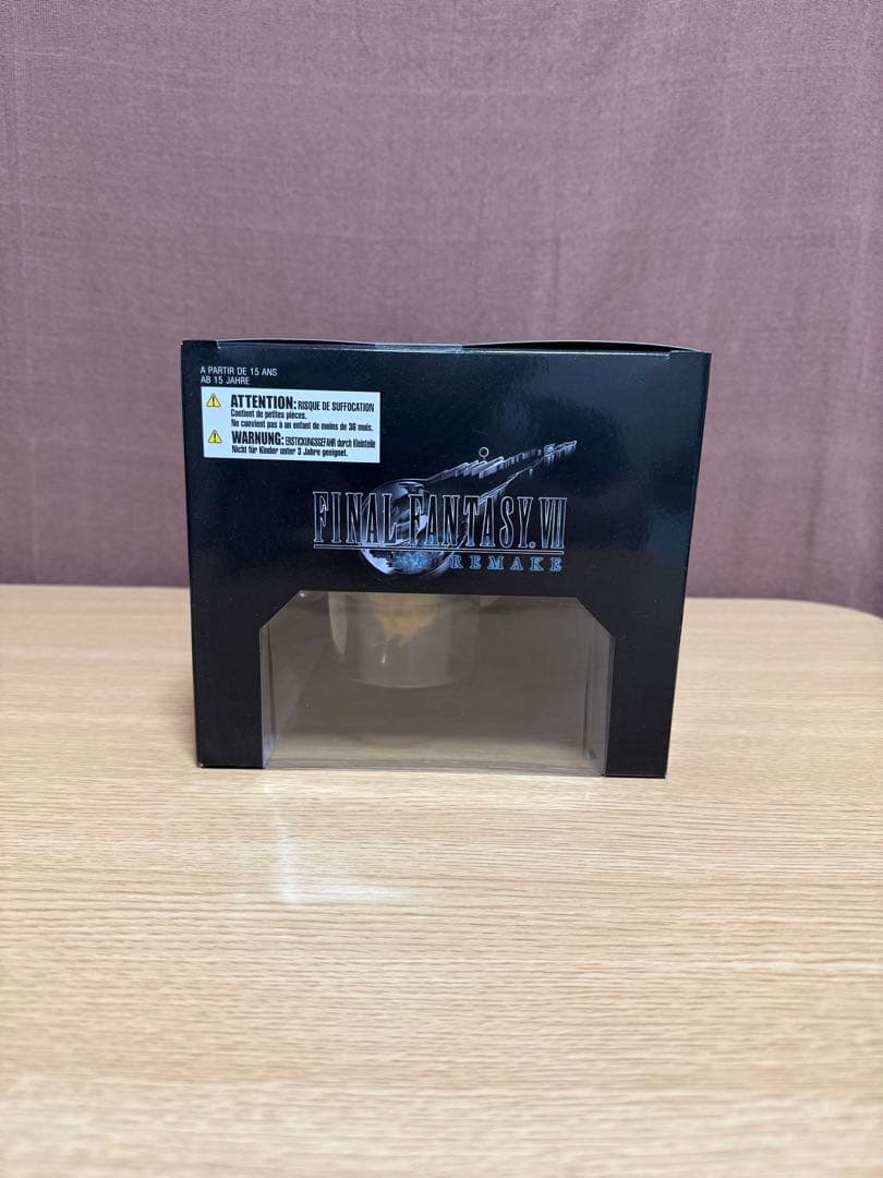 FINAL FANTASY VII CLOUD STRIFE クラウドフィギュア