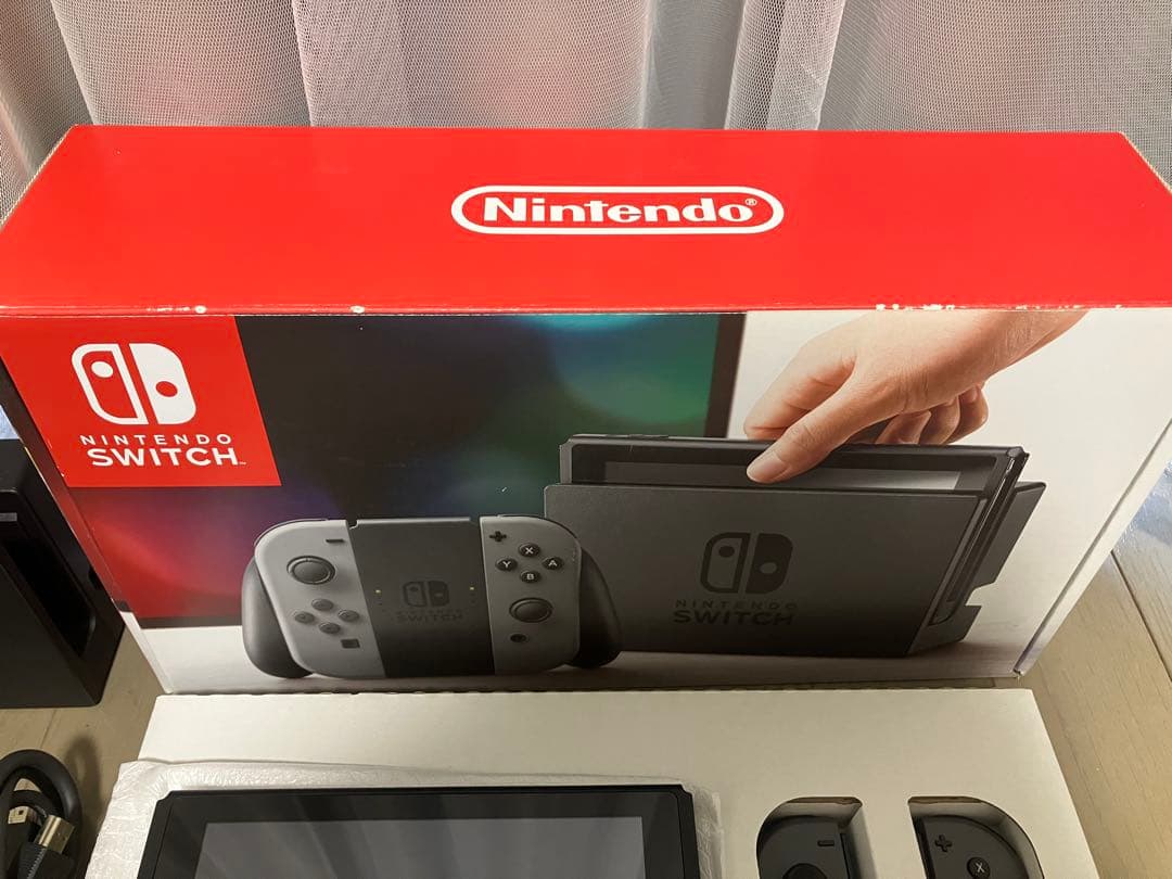 任天堂Nintendo Switch ニンテンドースイッチ　カセット4個付