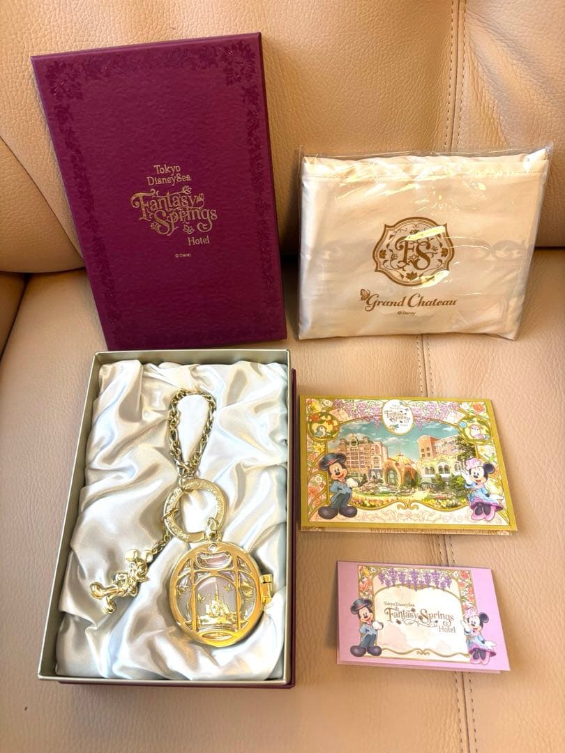 ファンタジースプリングスＨグランドシャトー宿泊者スペシャルキーホルダー&Ｅバッグ