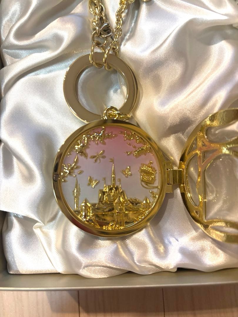 ファンタジースプリングスＨグランドシャトー宿泊者スペシャルキーホルダー&Ｅバッグ