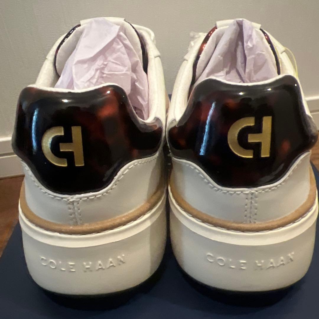COLE HAAN ホワイトレザースニーカー24