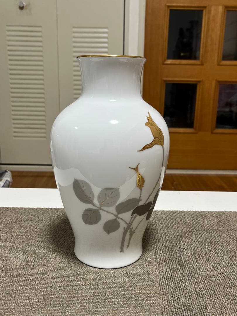 大倉陶園 OKURA 花器 花瓶 フラワーベース 金蝕バラ