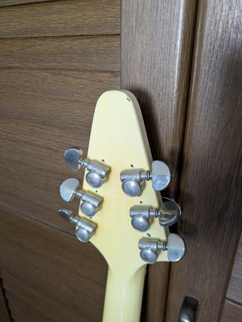 ギター GibsonUSA FlyingV 67Reissue ClassicWhite