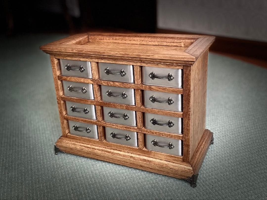ハンドメイド　クラシックデザイン　木製収納箪笥　スチール缶　レトロ　コレクション