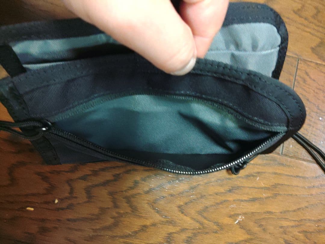 BRIEFING FOLDING PASSPORT CASE　パスポートケース