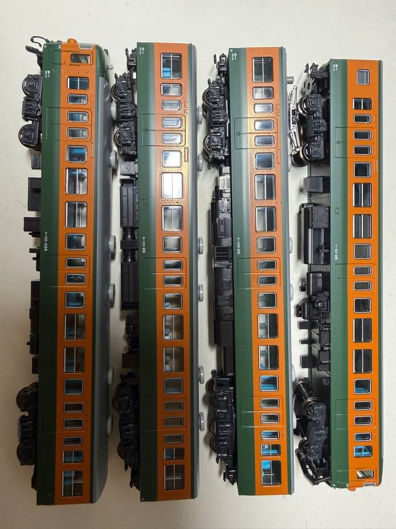 KATO 10-895 111系0番台湘南色 4両付属編成（動力付）