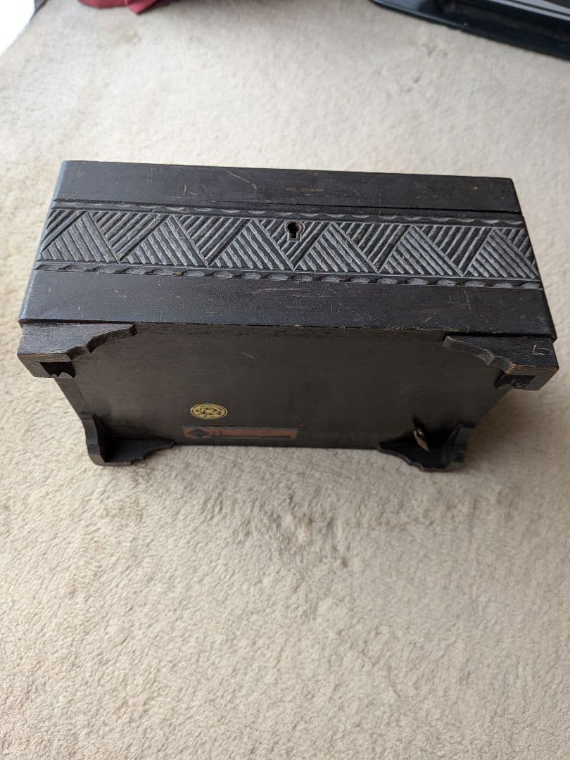 木製オルゴール 彫刻彫り　Vintage　(⁠✿⁠^⁠‿⁠^⁠)