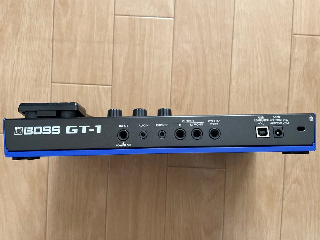 BOSS GT-1 マルチエフェクター（アダプタ付き）