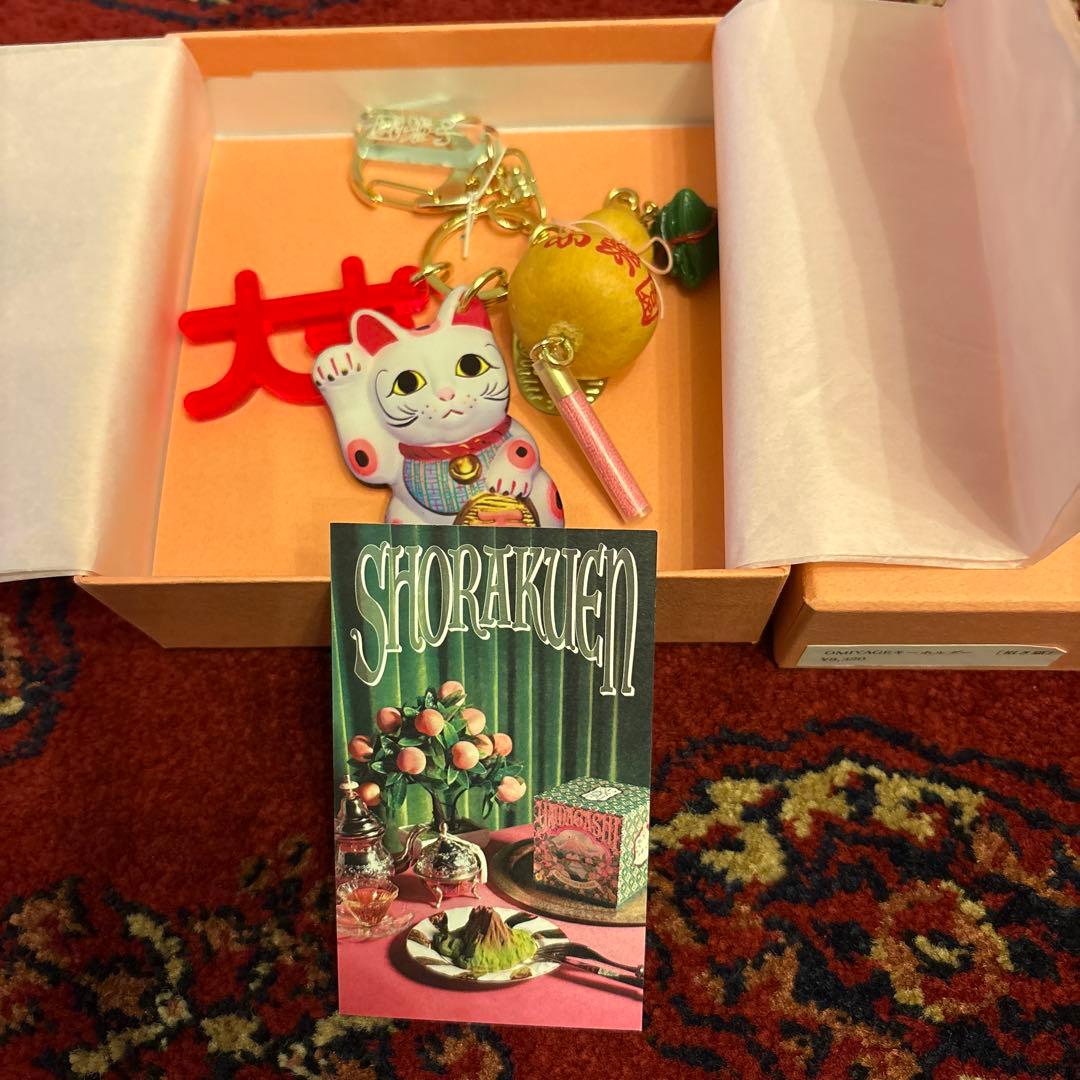 完売品　小楽園　招き猫 アクリルキーホルダー
