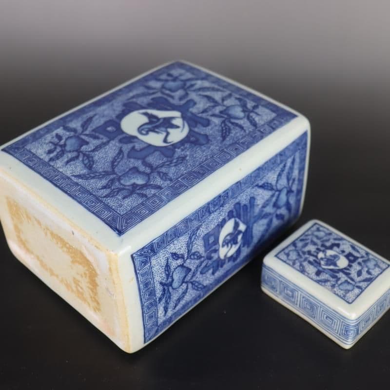 青鶴寿紋四角い茶筒  景徳鎮 陶磁器 装飾品 現代工芸品 美術品 置物