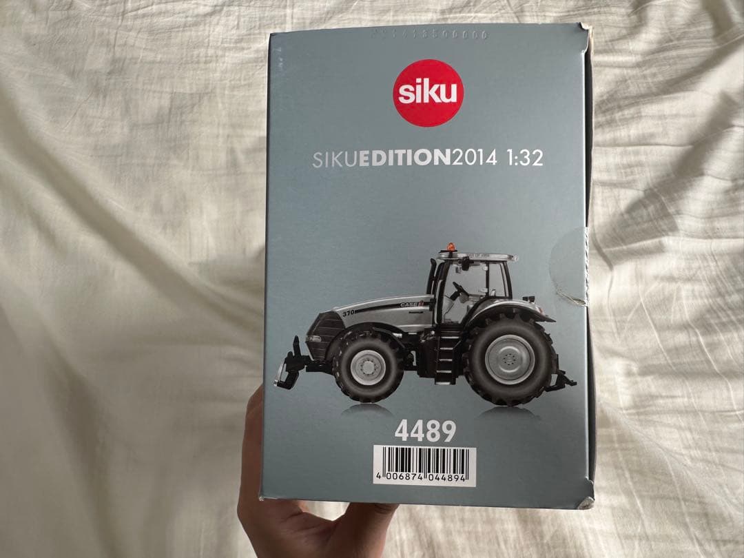 siku 1/32トラクター