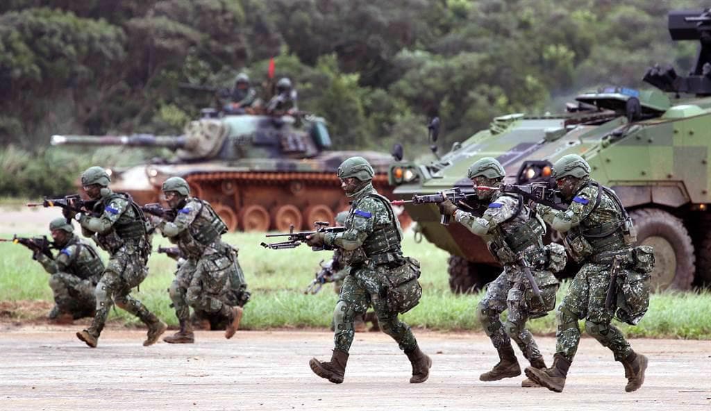 （官品実物）台湾陸軍EMBH-105防護ヘルメット（中華民国　鉄帽）