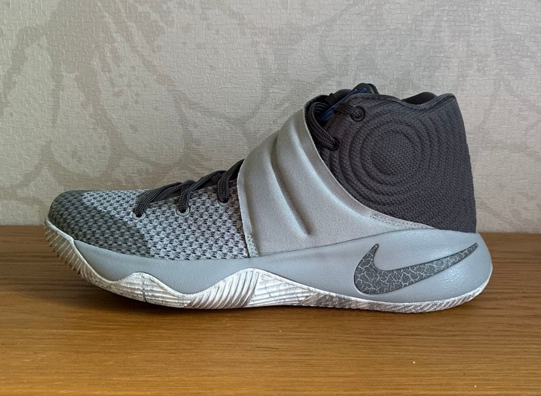 【新品未使用希少品】Nike カイリー2