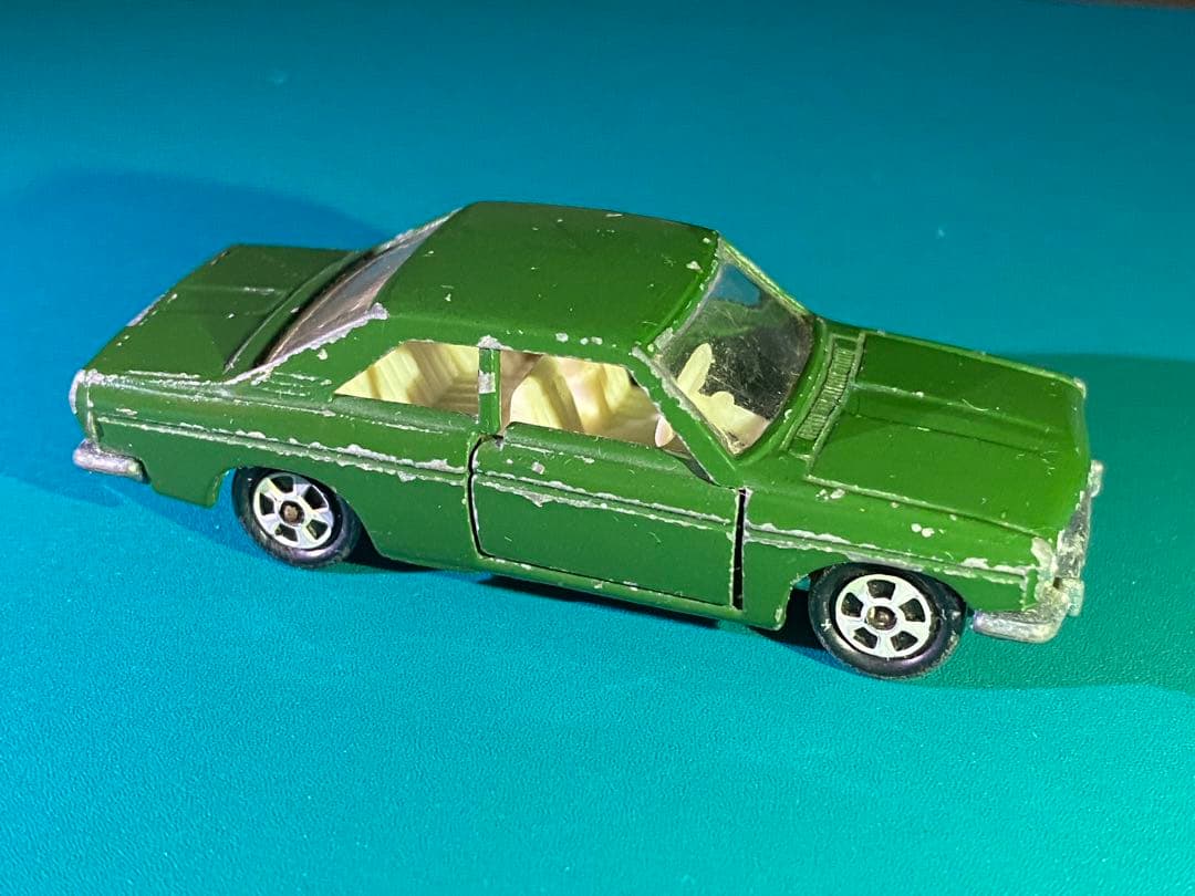 トミカ　NISSAN NEW BLUEBIRD SSS NO.1