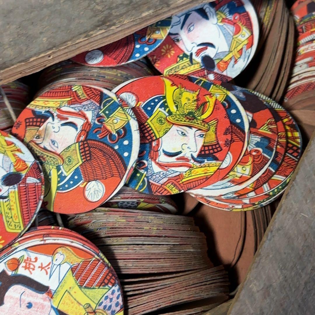 【うぶ品/旧家蔵出し】めんこ 丸メンコ 戦国武将 大量 まとめ 17.9kg