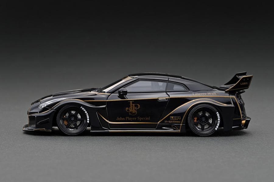 イグニッションモデル 1/43 LB-シルエット 35GT-RR エンジン付き
