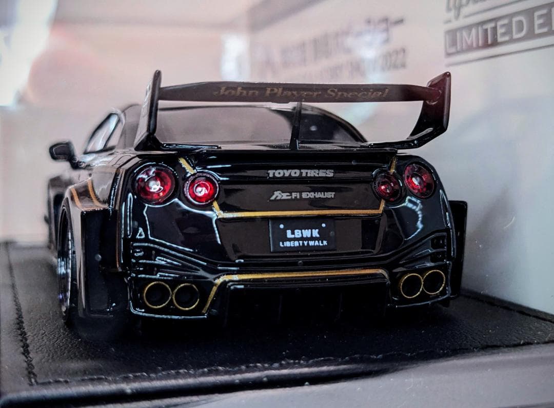 イグニッションモデル 1/43 LB-シルエット 35GT-RR エンジン付き