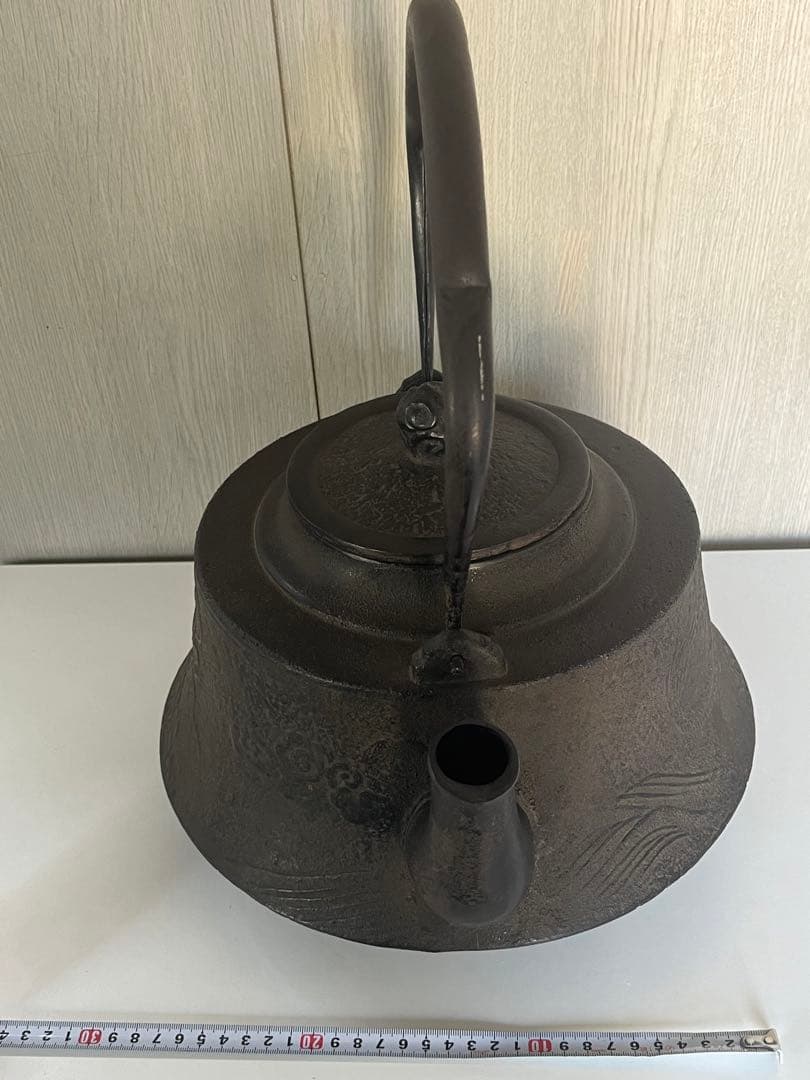 鉄瓶 茶道具 和風 大型 骨董品 インテリア レトロ　南部鉄器 龍模様 蔵出し