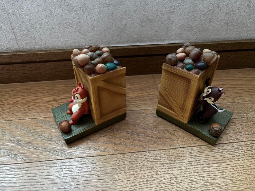 ディズニーランド　チップとデール　ブックスタンド　ブックエンド
