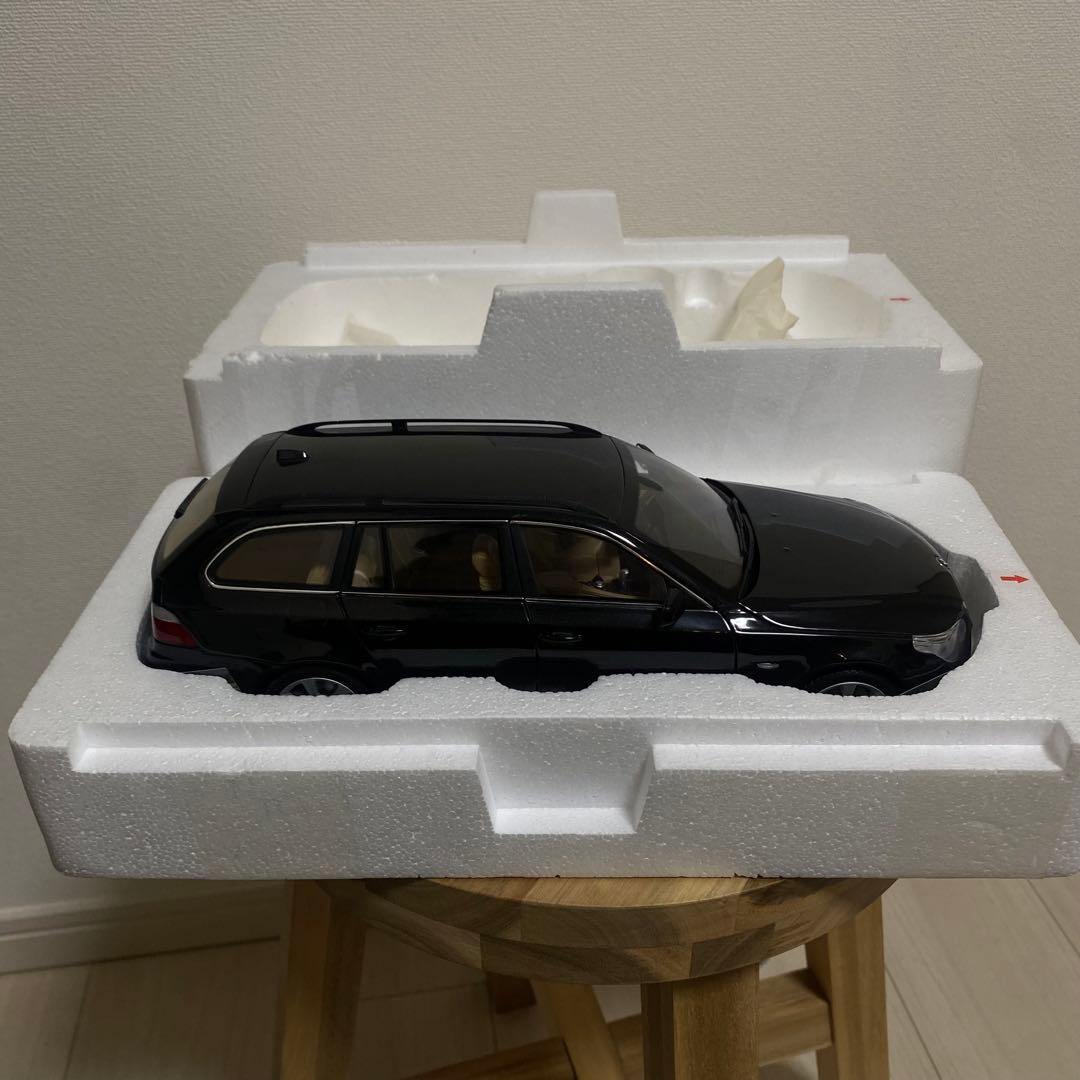 1/18 ディーラー特注　 5 Series Touring 545i