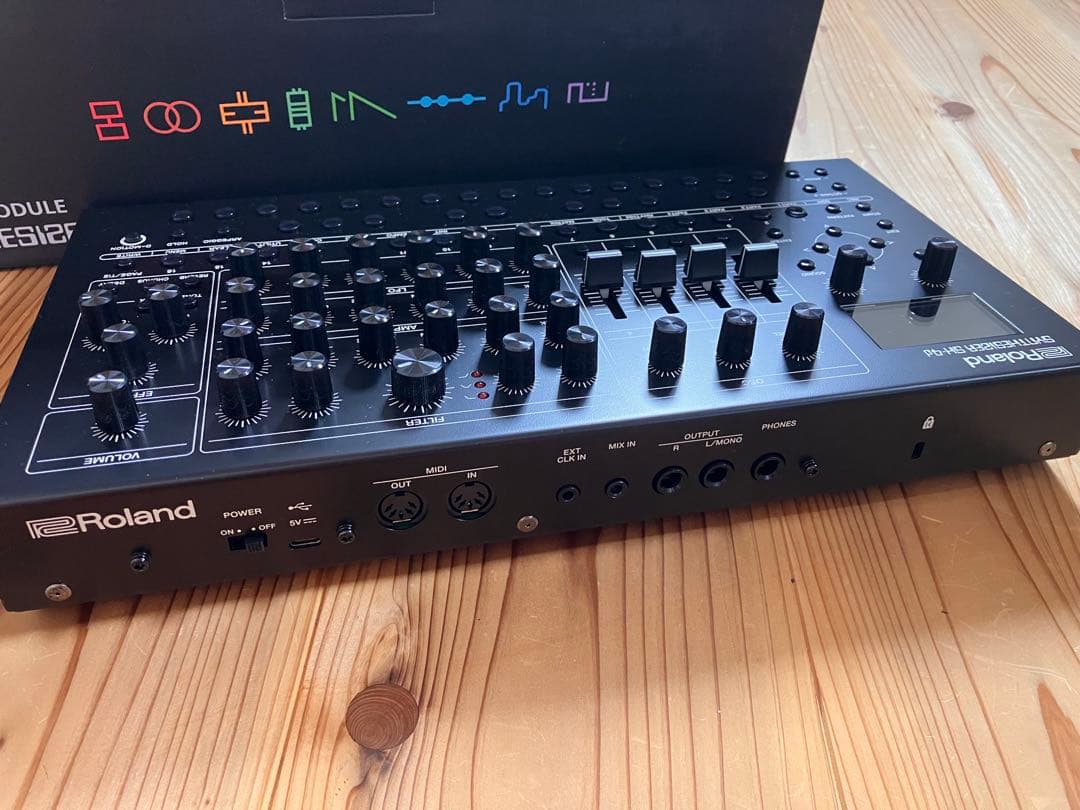 SH-4D Roland シンセサイザー