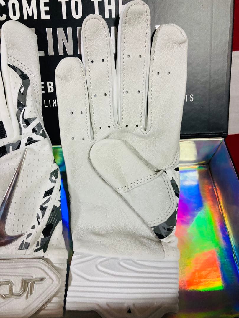 ナイキ　NIKEトラウトエリート バッティンググローブ 白 XSサイズ 限定