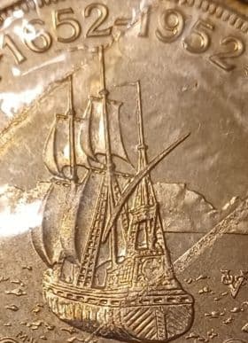 南アフリカ誕生の「象徴」の帆船ドロメダリス号 建国300周年記念銀貨