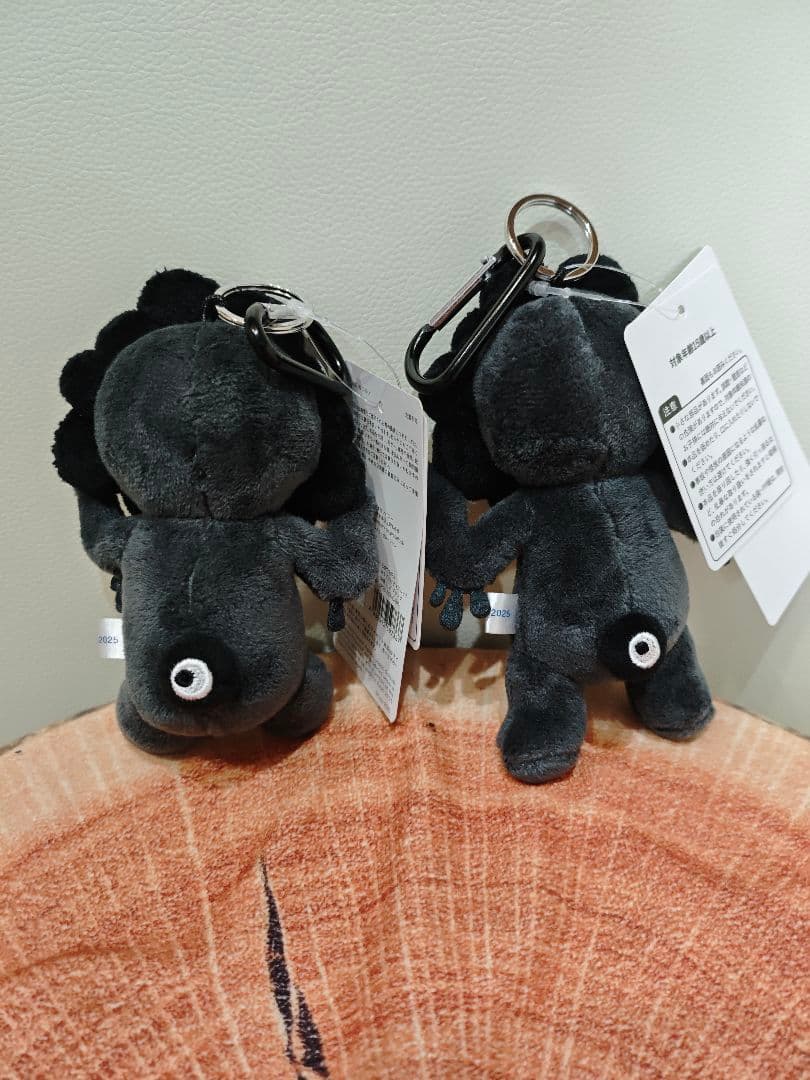 2個セット　会場完売　万博 ミャクミャク ぬいぐるみ 黒 カラビナ ブラック