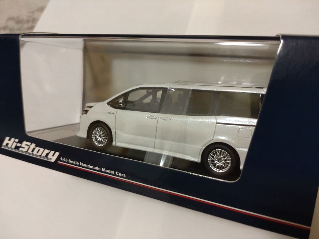 ハイ・ストーリー トヨタ VOXY(ヴォクシー) ミニカー 1/43 ホワイト