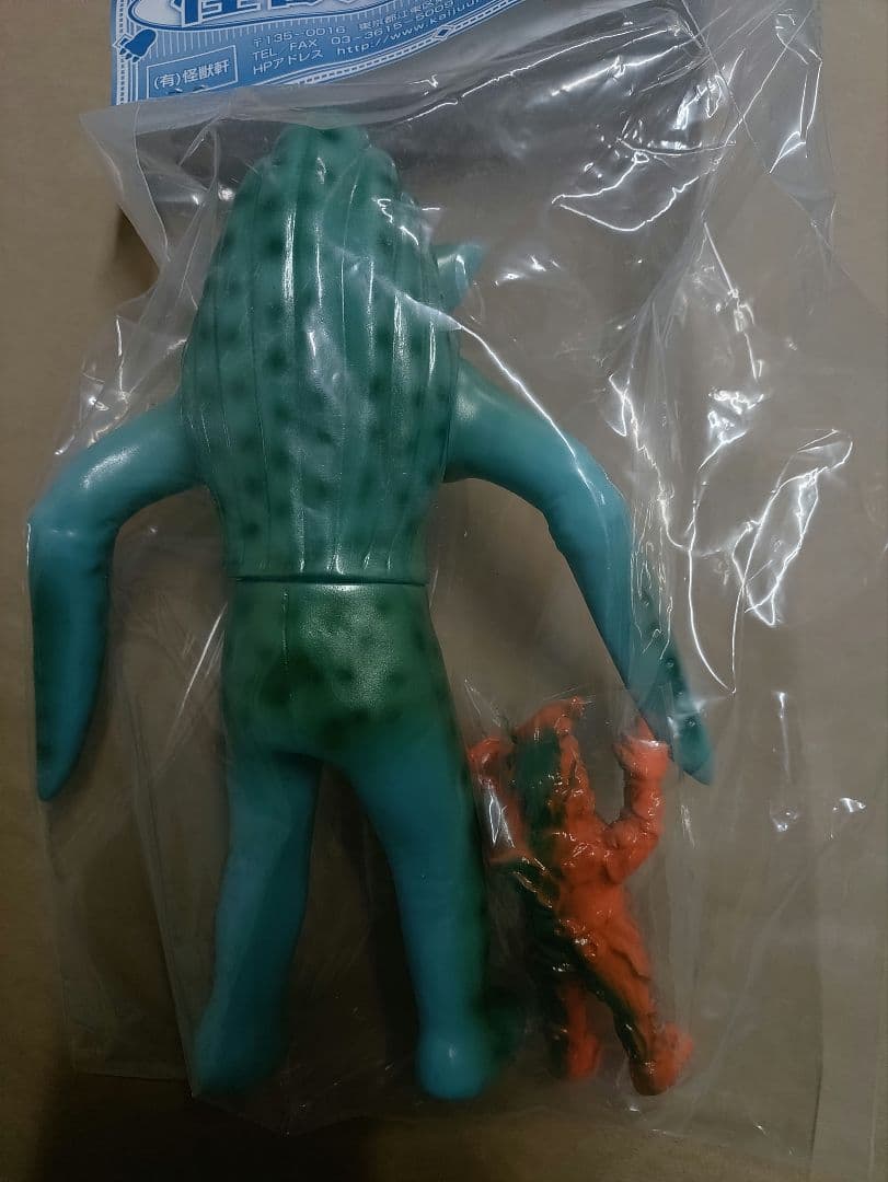 新品・怪獣軒ソフビ　シルバー仮面チグリス星人（ミニインバス星人付）