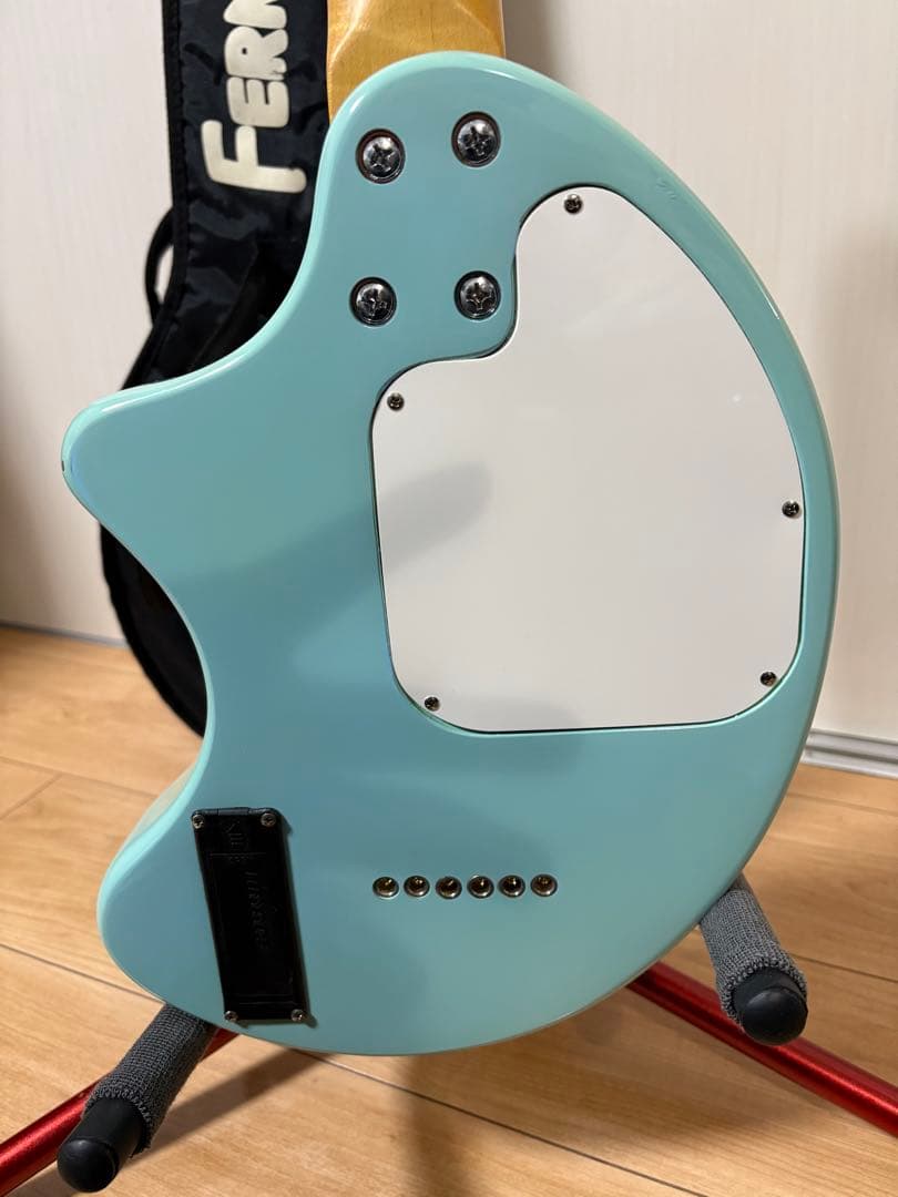 Fernandes ZO-3 内蔵アンプOK！社外ピックガード・純正ケース付