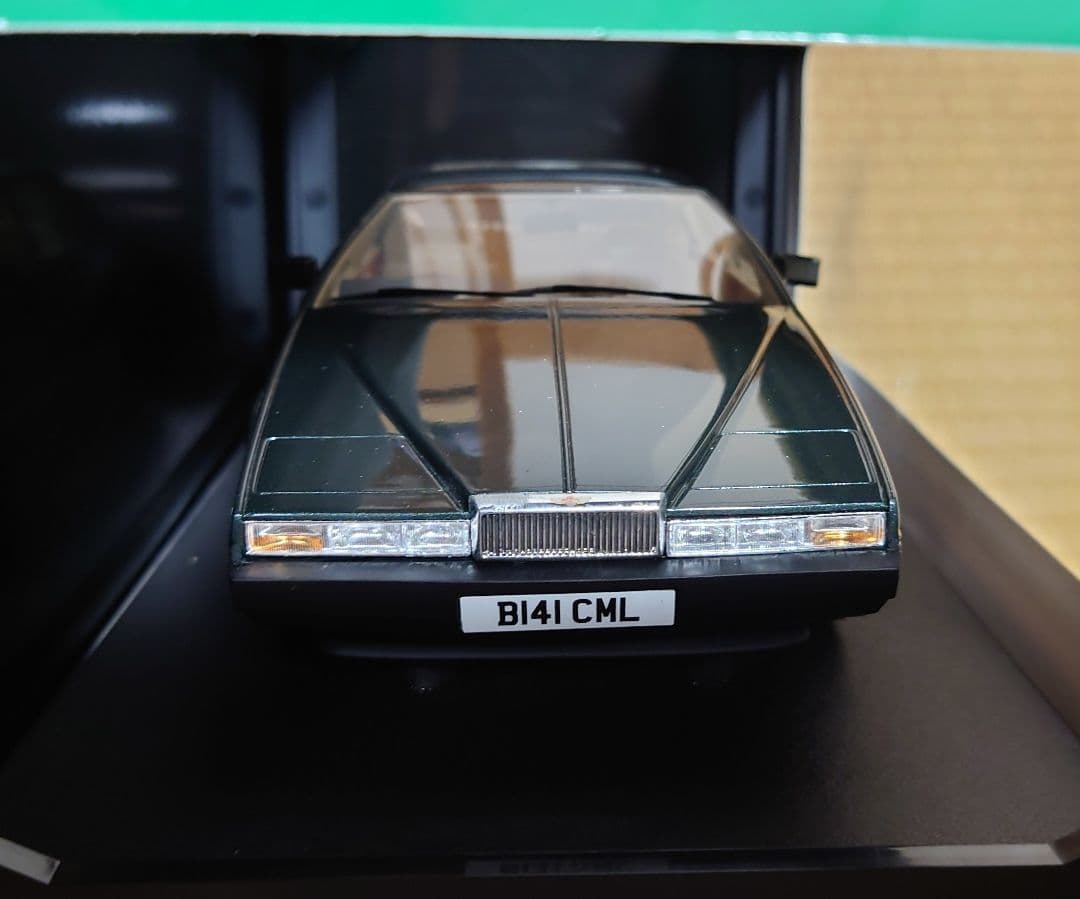 ②CULT 1/18 アストンマーティン・ラゴンダ 1985 グリーンメタリック